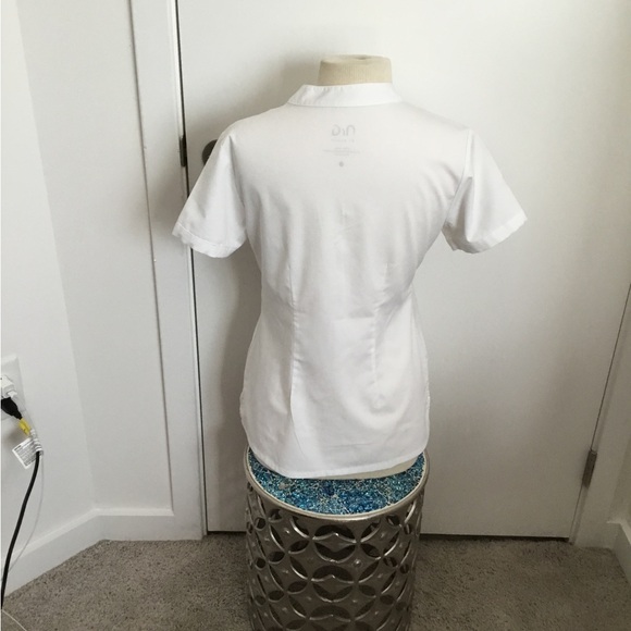 NRG By Barco White Scrub Top Size Small $ 25 - Picture 5 of 9